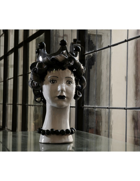 CROWN FIGURAL LADY