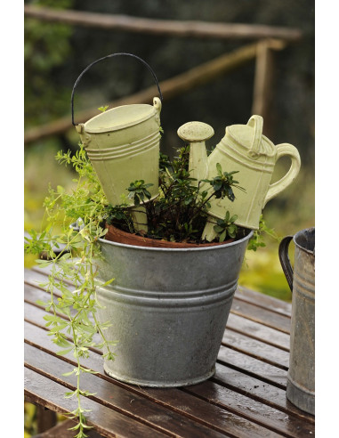 MOSQUITO REPELLENT SUPPORT